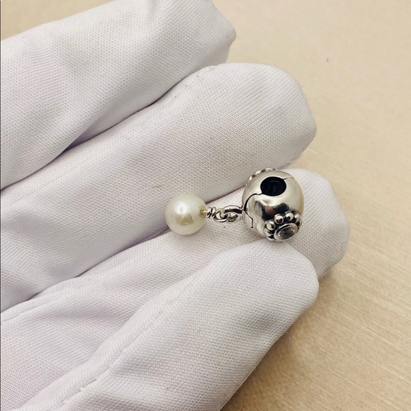 EUC Pandora 790873P Sterling Silver Pearl of Wisdom Clip w/ White Pearl Dangle - Picture 4 of 9